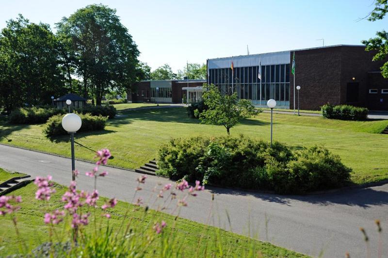 Logi Tuppen, Vandrarhem - Oskarshamns Folkhoegskola المظهر الخارجي الصورة